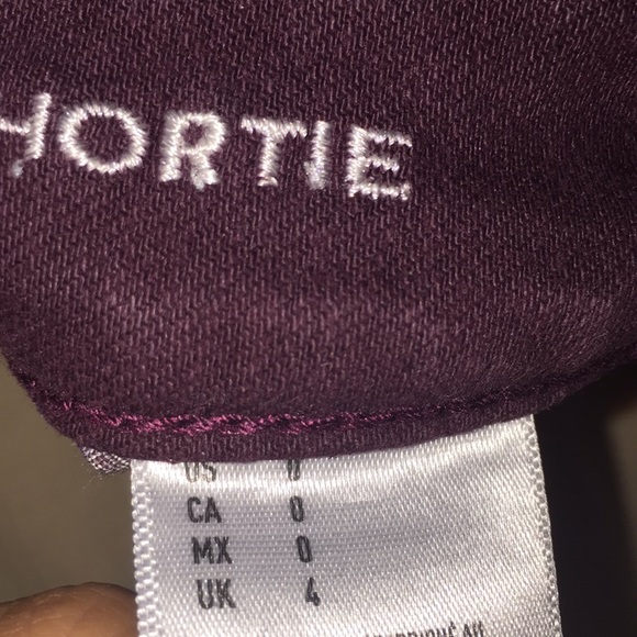 AMERICAN EAGLE BURGUNDY SHORTS - Picture 3 of 3